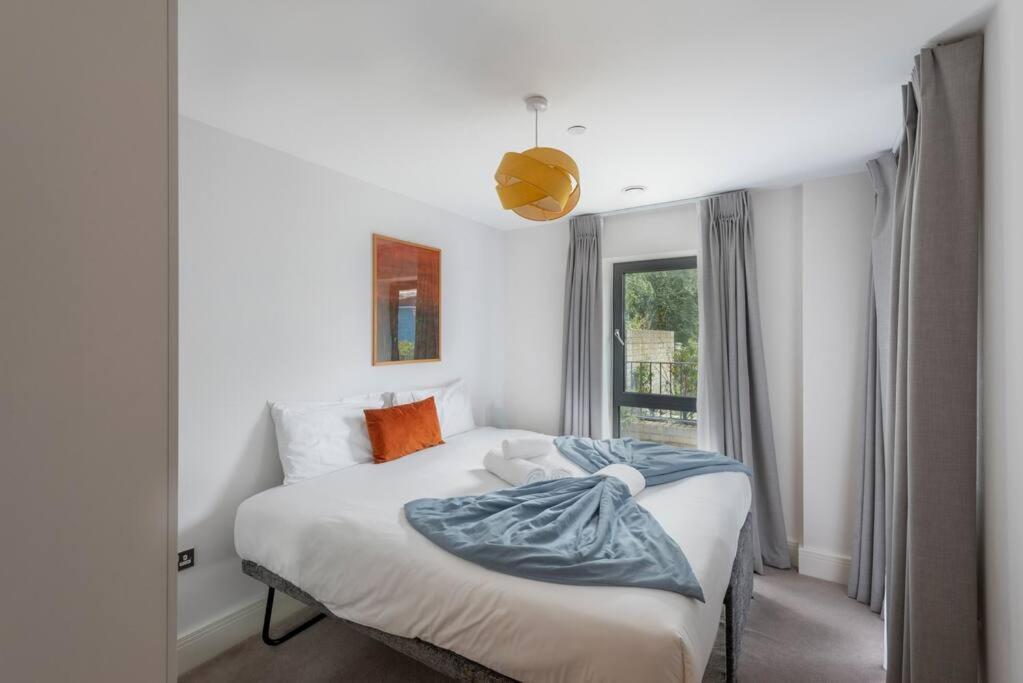 Stylish 2 Bed 2 Bath In Highgate & Free Parking Apartment Лондон Екстериор снимка